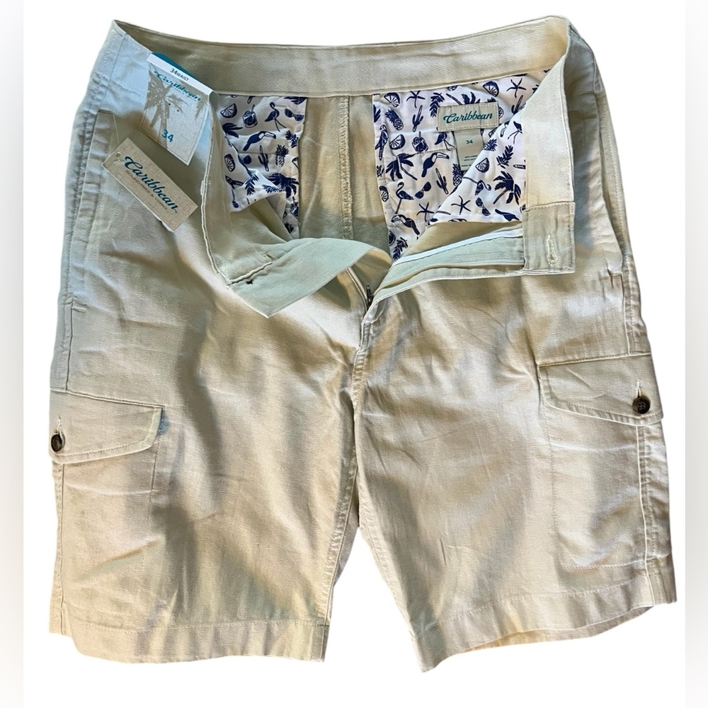 Caribbean Cream Cargo Shorts with Relaxed Fit and Textured Fabric